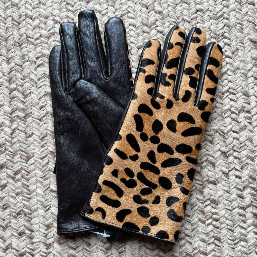 Etcetera Black and Leopard Print Gloves